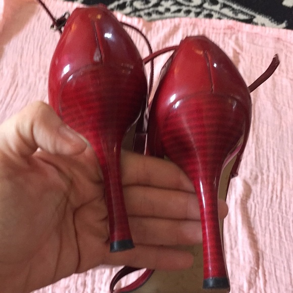 Strappy red pumps - Picture 4 of 6